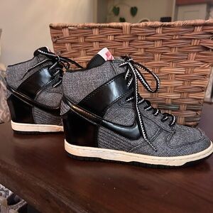 NIKE Size 7 women’s Dunk Sky High Wedge Sneakers
